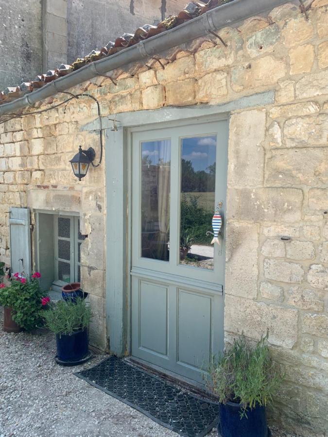 Suite Familiale- Deux Chambres Saint-Meme-les-Carrieres Exterior foto