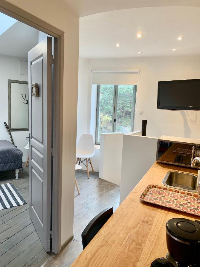 Suite Familiale- Deux Chambres Saint-Meme-les-Carrieres Exterior foto