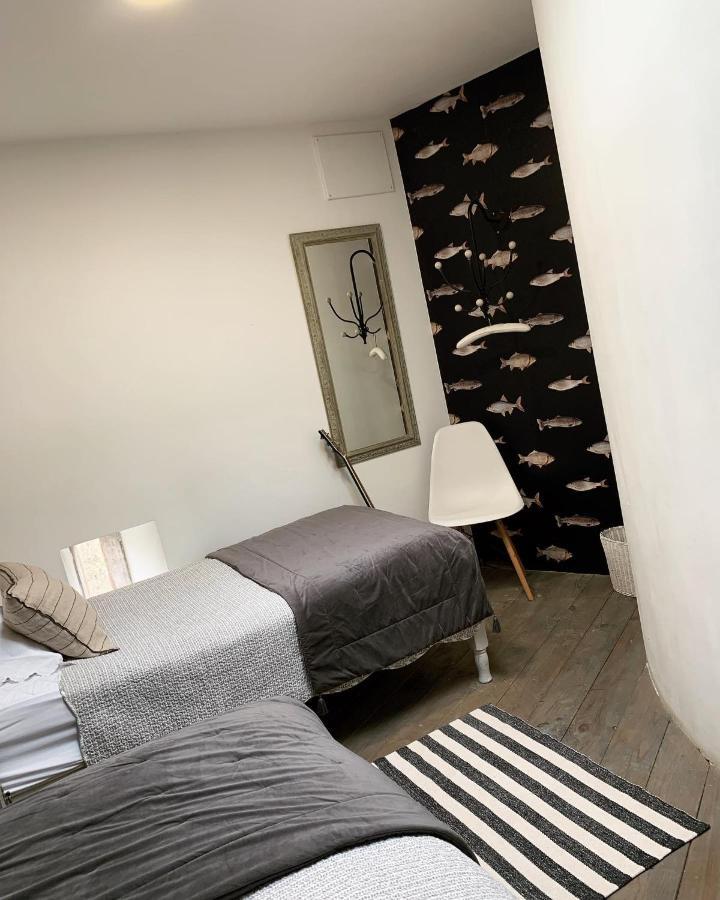 Suite Familiale- Deux Chambres Saint-Meme-les-Carrieres Exterior foto